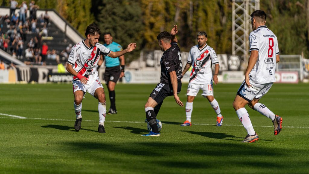 1How to Join a Football Academy in Europe